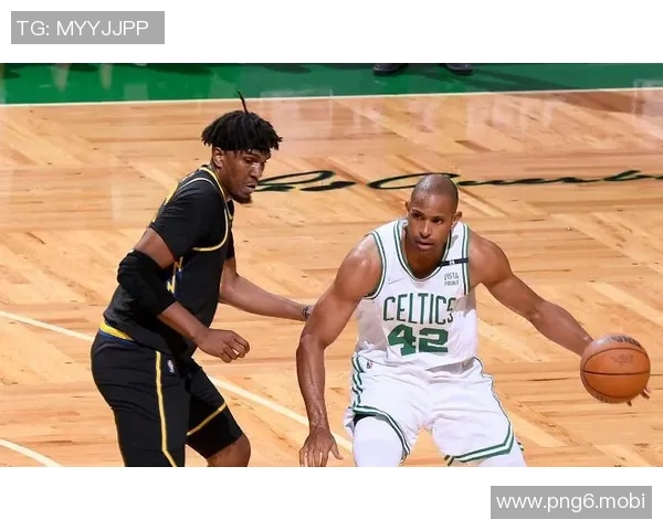 硬汉！奥孔武被布朗肘到&满嘴是血 回更衣室后又回来罚球